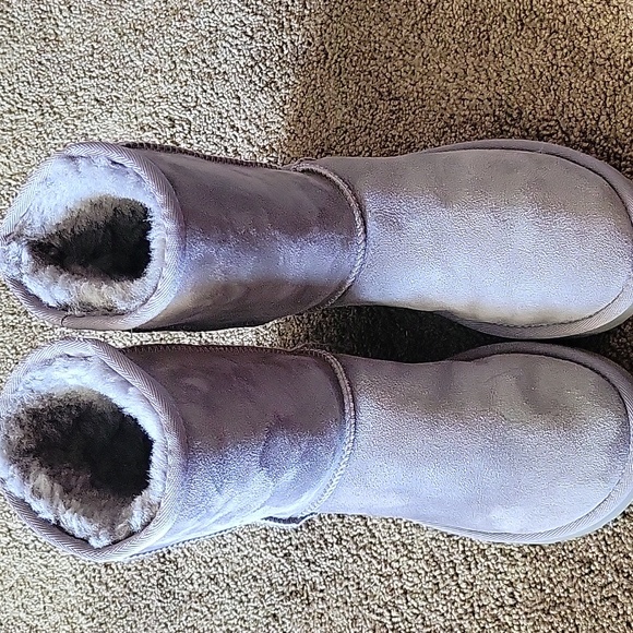 UGG Suede Grey Boots - Picture 1 of 6